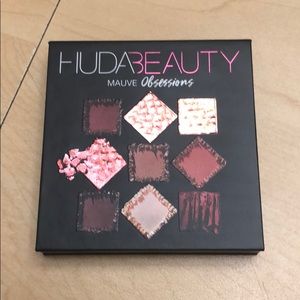 Huda Beauty Mauve Obsessions palette